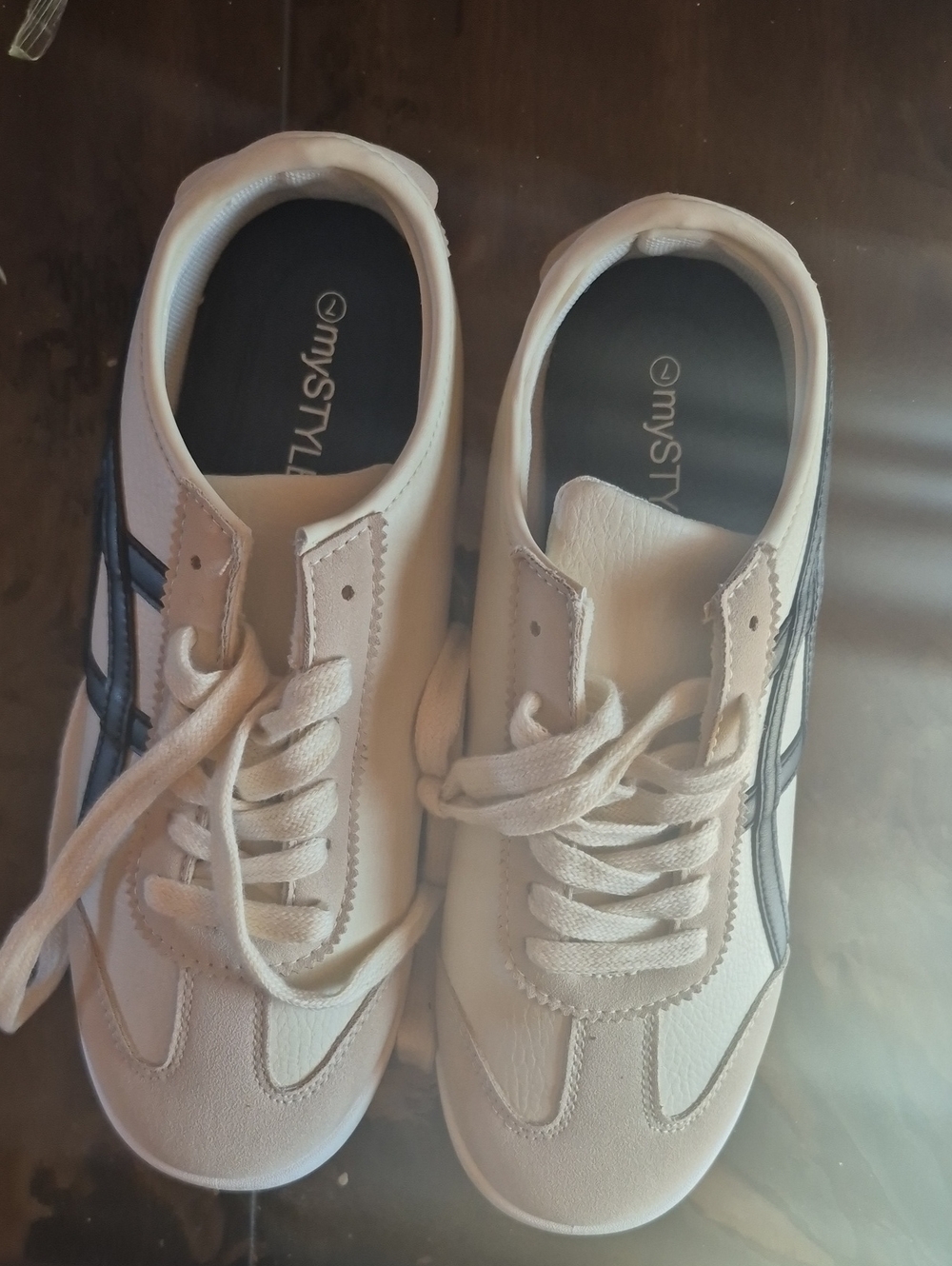 Sneakers For Women (Size 7)